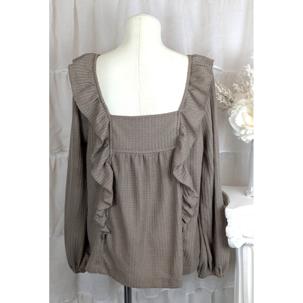 In Loom Taupe Waffle Knit Ruffle Long Sleeve Top Size M - Picture 6 of 10